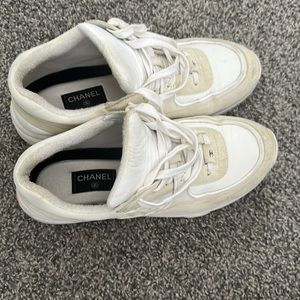 Chanel size 10 men or women